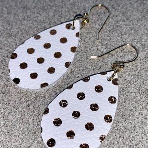 Glitzy: White and gold polka dot leather earrings